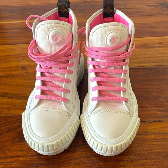 Louis Vuitton LV Squad High-Top Sneaker Boots in White Canvas w/Pink✨ - Picture 1 of 9